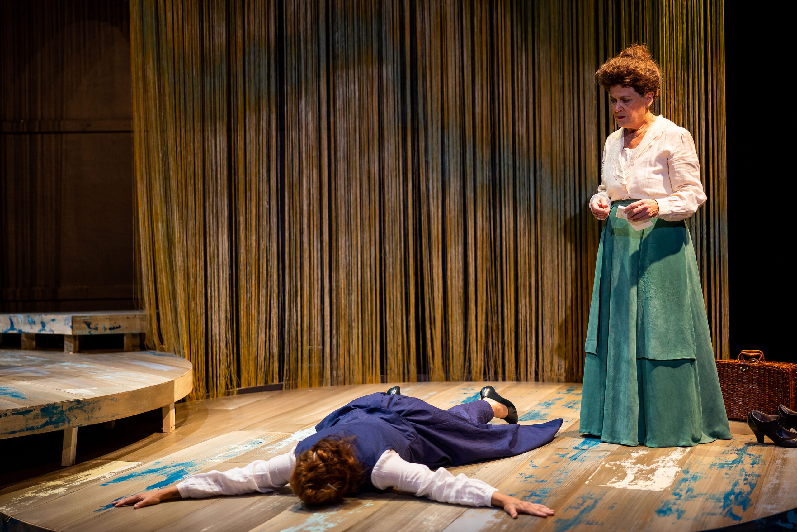 Lee Mikeska Gardner & Debra Wise in "The Half-Life of Marie Curie". Photo: Nile Scott Studios